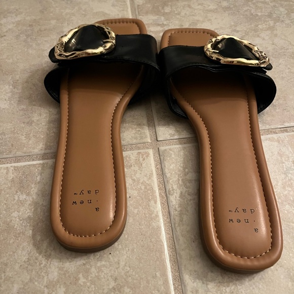 Target black slides size 10 - Picture 3 of 4